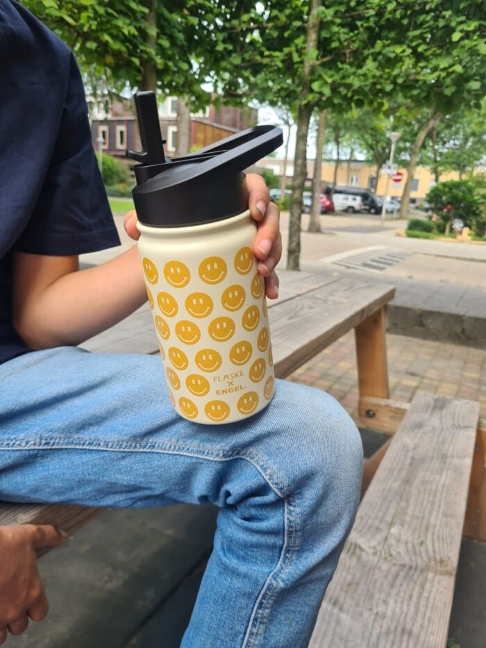 ENGEL. drinkfles Smiley, waterfles, drinkfles, smiley, rvs, kinderbeker, backtoschool, geel, flaske, engelpunt.nl